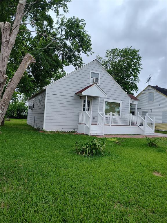 527 W 6th Street, Freeport, Texas image 2