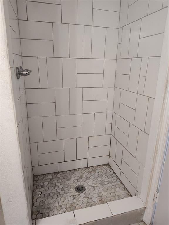 527 W 6th Street, Freeport, Texas image 16