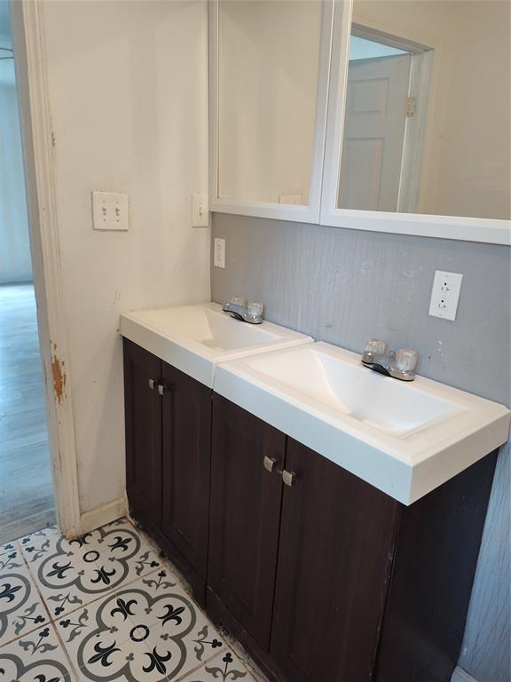 527 W 6th Street, Freeport, Texas image 11