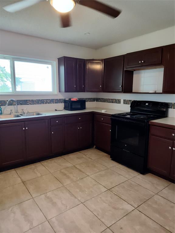 527 W 6th Street, Freeport, Texas image 6