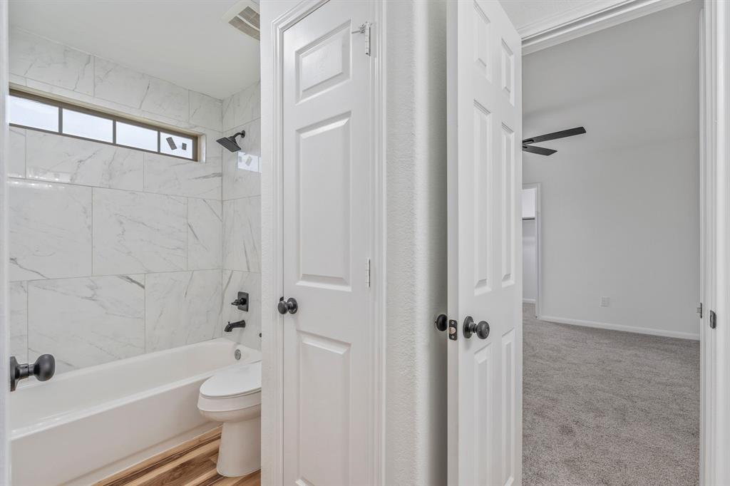 422 Oak Stream Drive, Conroe, Texas image 37