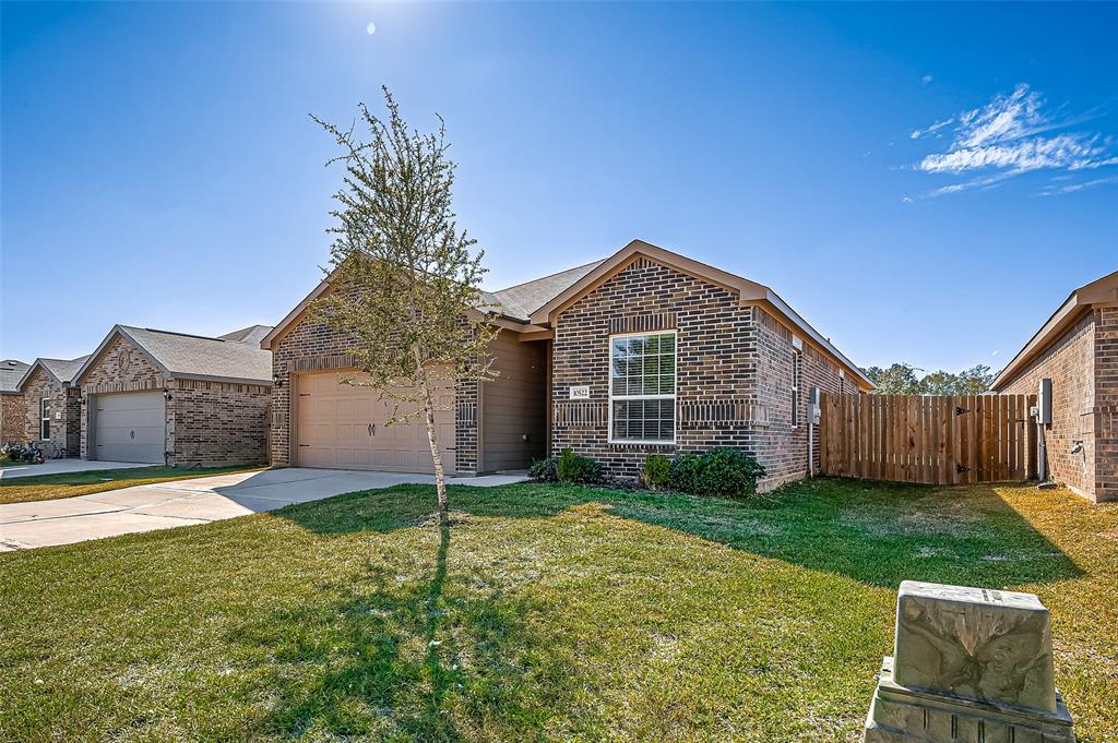 10522 Copper Ridge Drive, Cleveland, Texas image 4