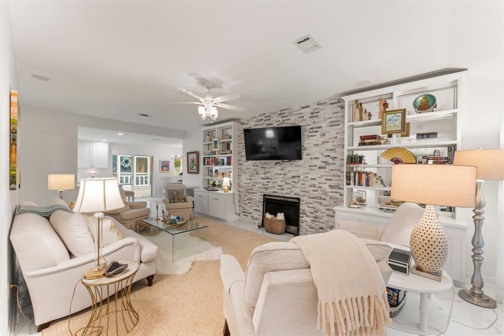 182 Sandpebble Drive, The Woodlands, Texas image 9