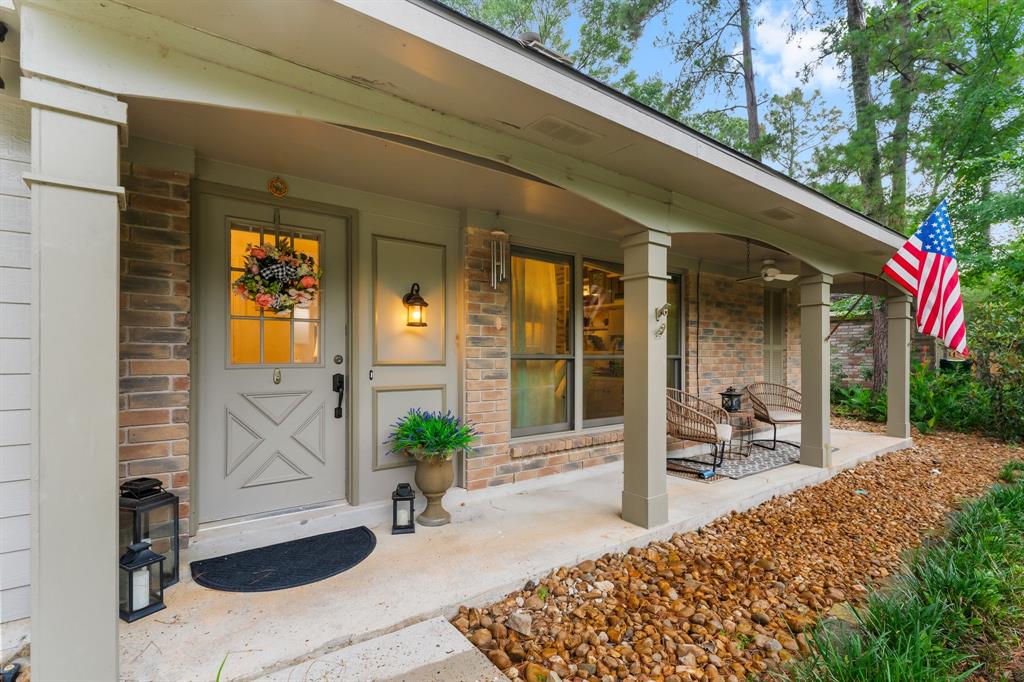 182 Sandpebble Drive, The Woodlands, Texas image 1