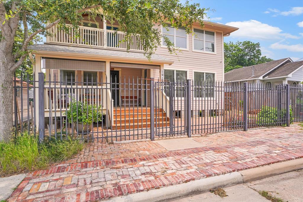 1916 Hardy Street