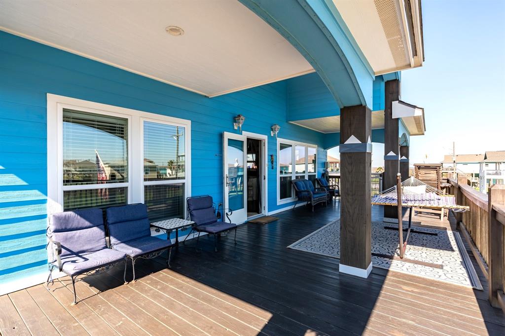 967 Palm Ridge Drive, Crystal Beach, Texas image 8