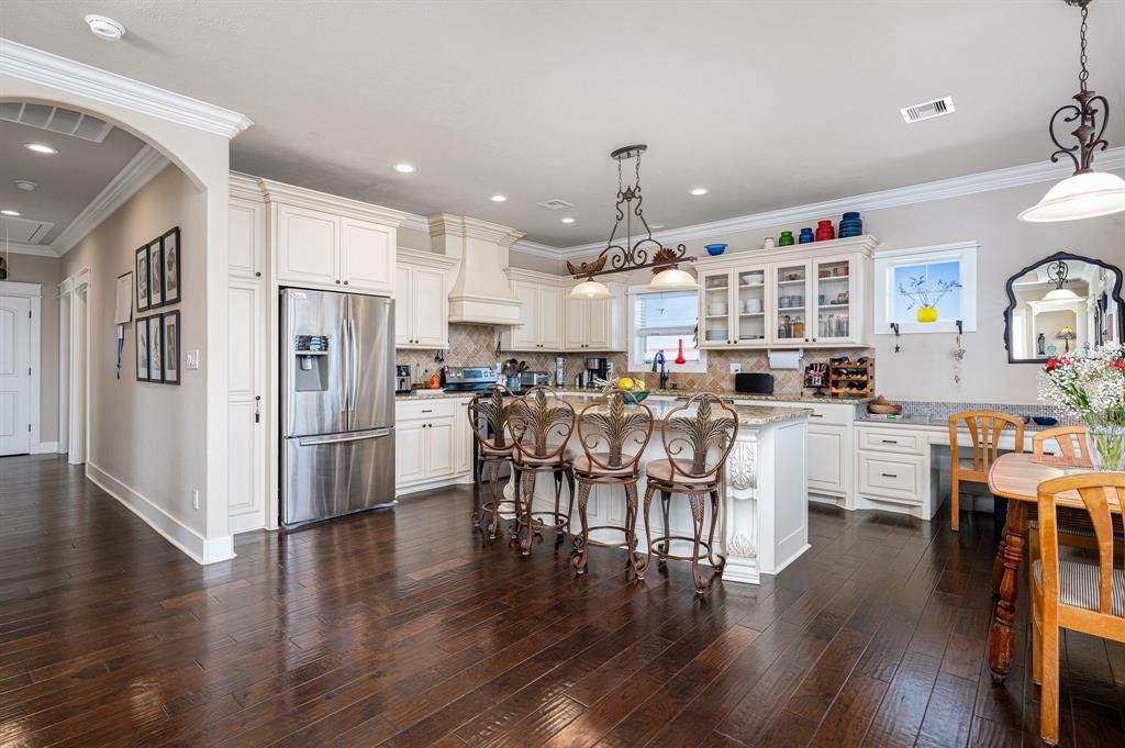967 Palm Ridge Drive, Crystal Beach, Texas image 13