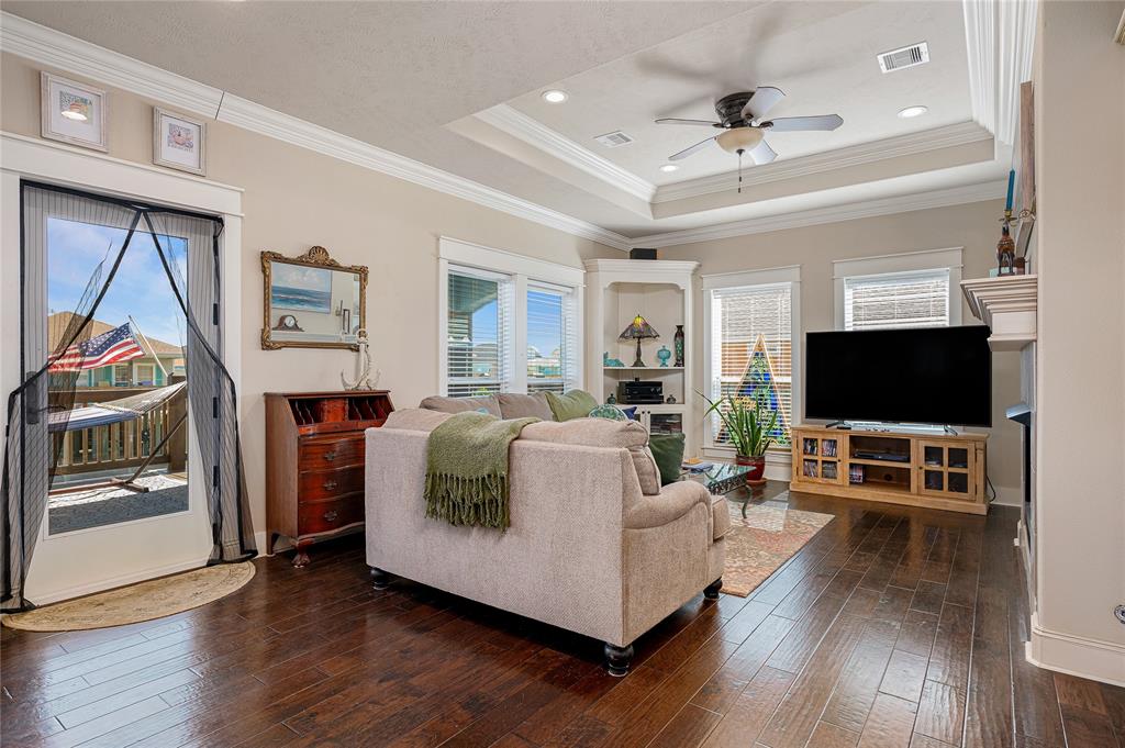 967 Palm Ridge Drive, Crystal Beach, Texas image 10