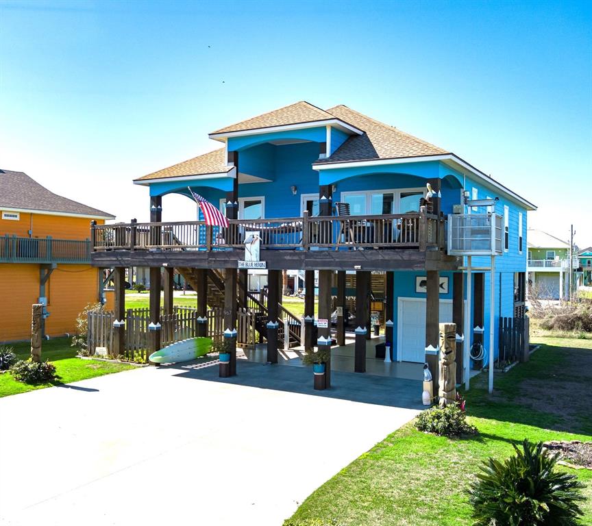 967 Palm Ridge Drive, Crystal Beach, Texas image 1