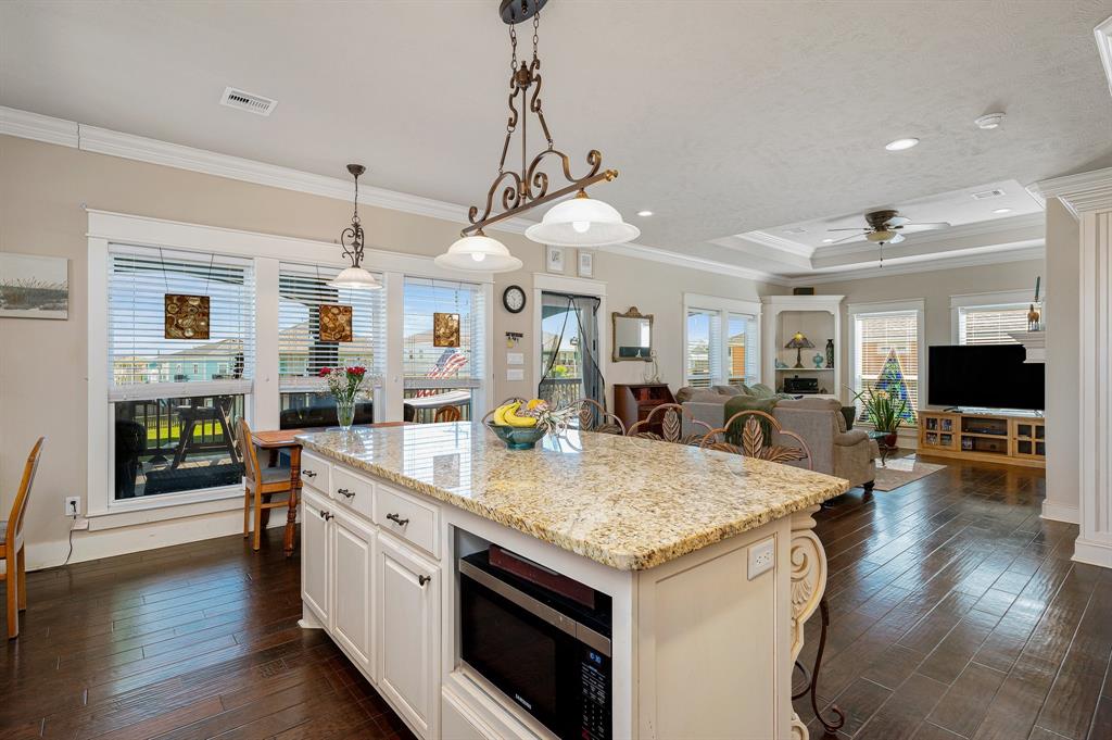 967 Palm Ridge Drive, Crystal Beach, Texas image 18