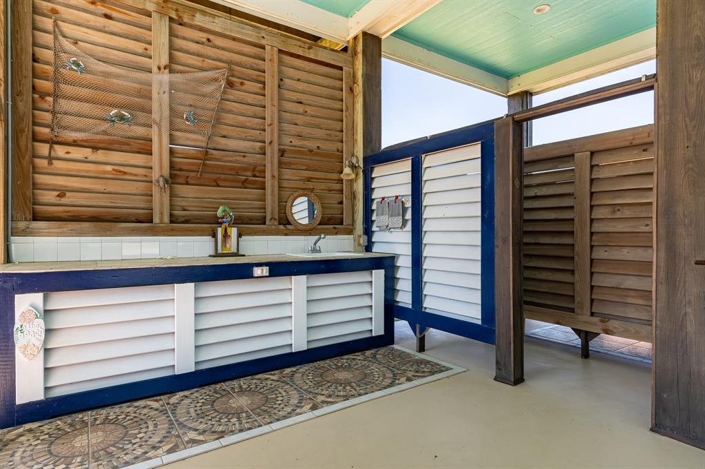 967 Palm Ridge Drive, Crystal Beach, Texas image 31