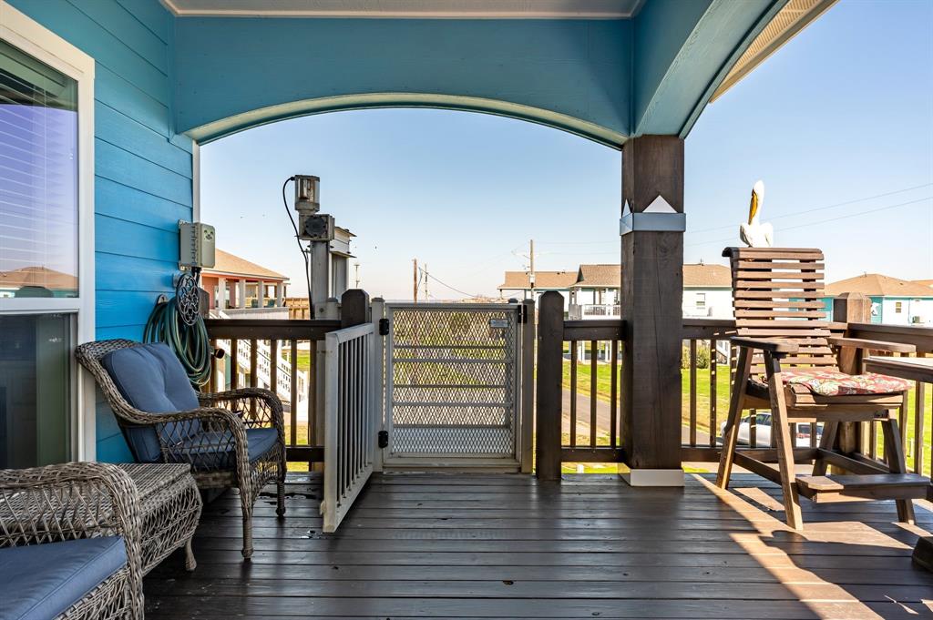 967 Palm Ridge Drive, Crystal Beach, Texas image 5
