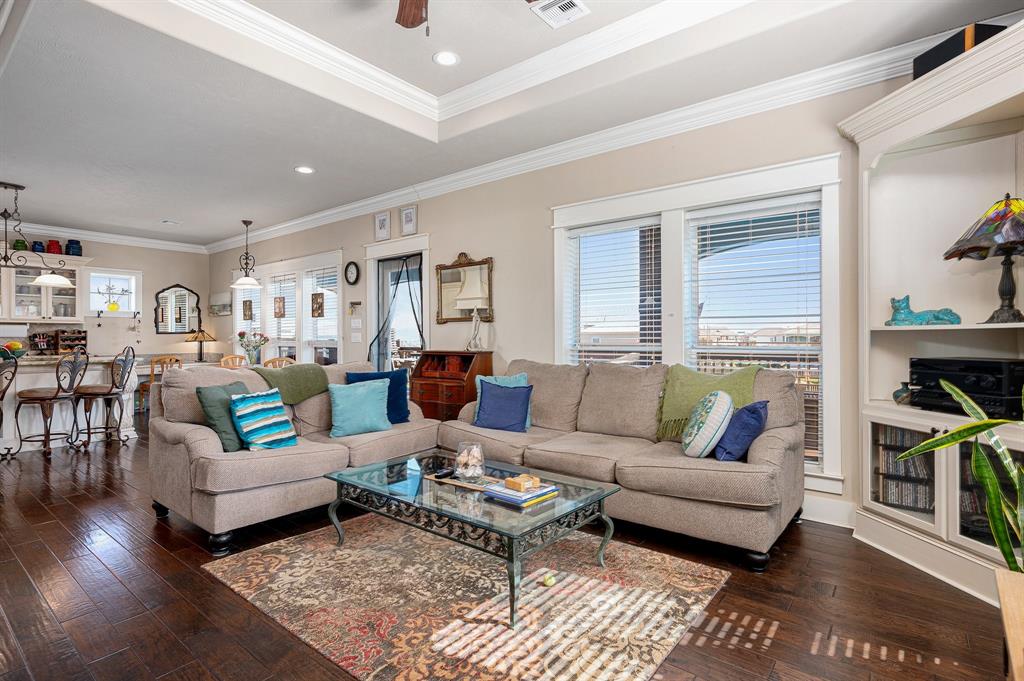 967 Palm Ridge Drive, Crystal Beach, Texas image 12
