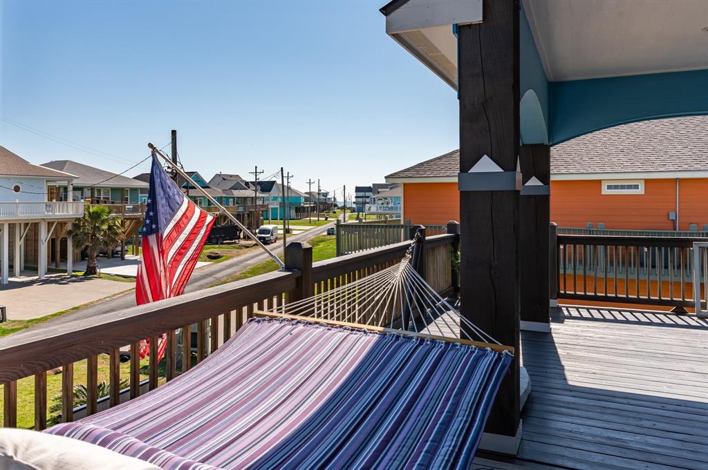 967 Palm Ridge Drive, Crystal Beach, Texas image 7