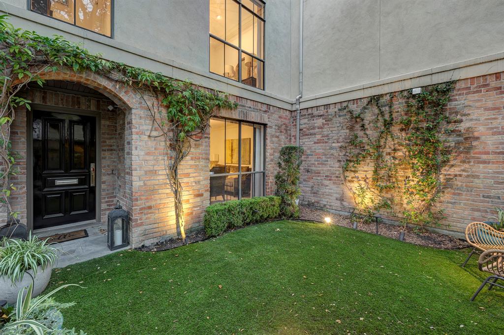 1849 Norfolk Street, Houston, Texas image 2