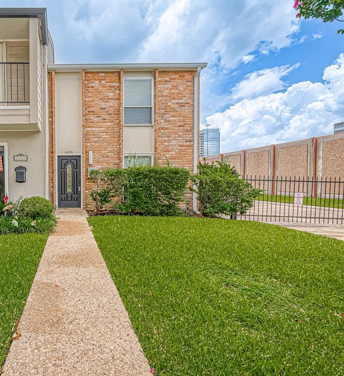 View Houston, TX 77042 townhome