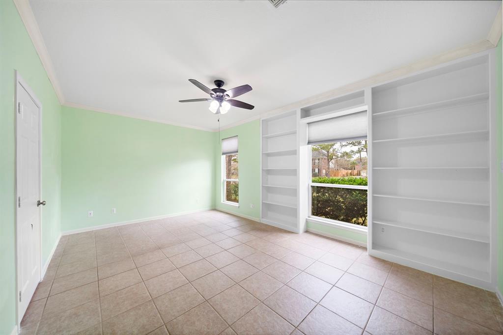 1708 Falcon Ridge Boulevard, Friendswood, Texas image 12