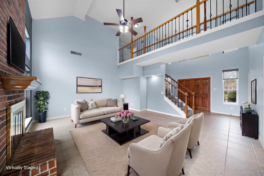 1708 Falcon Ridge Boulevard, Friendswood, Texas image 4