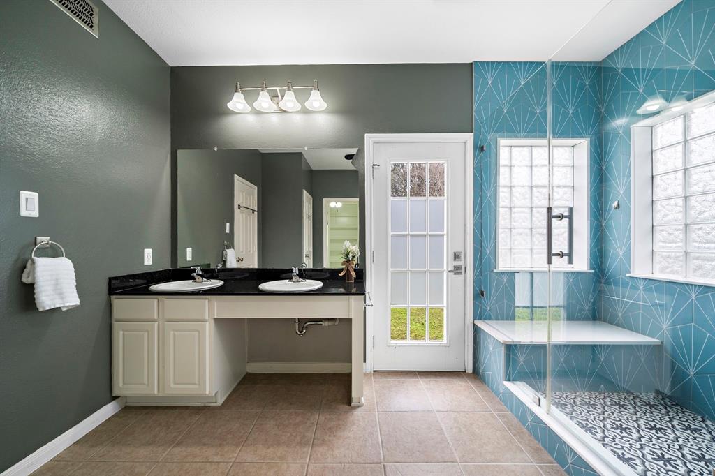 1708 Falcon Ridge Boulevard, Friendswood, Texas image 13