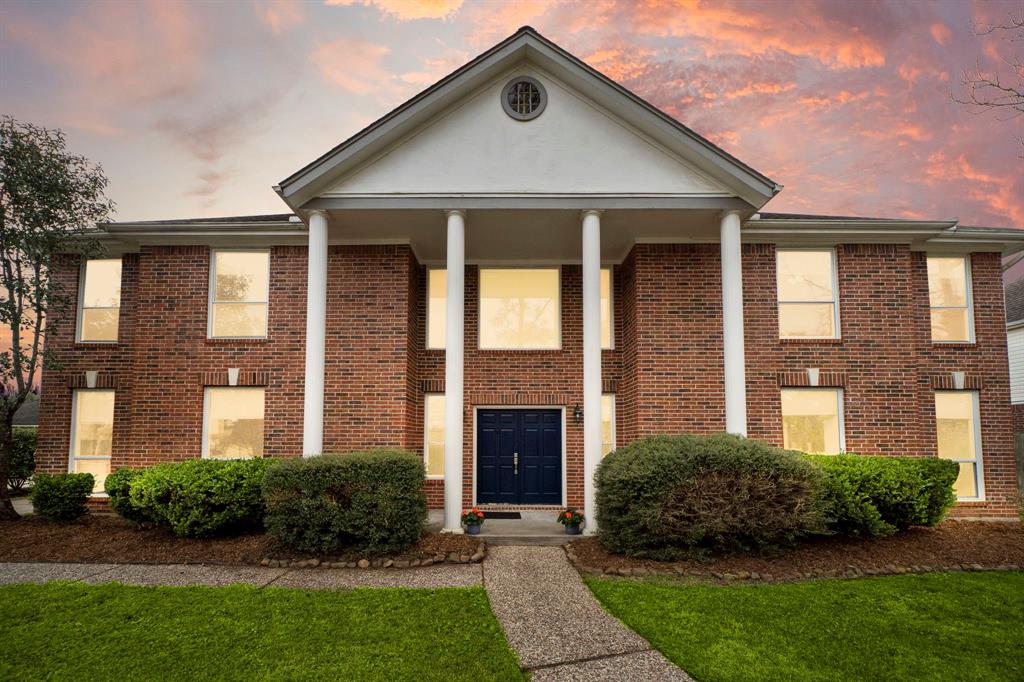 1708 Falcon Ridge Boulevard, Friendswood, Texas image 1