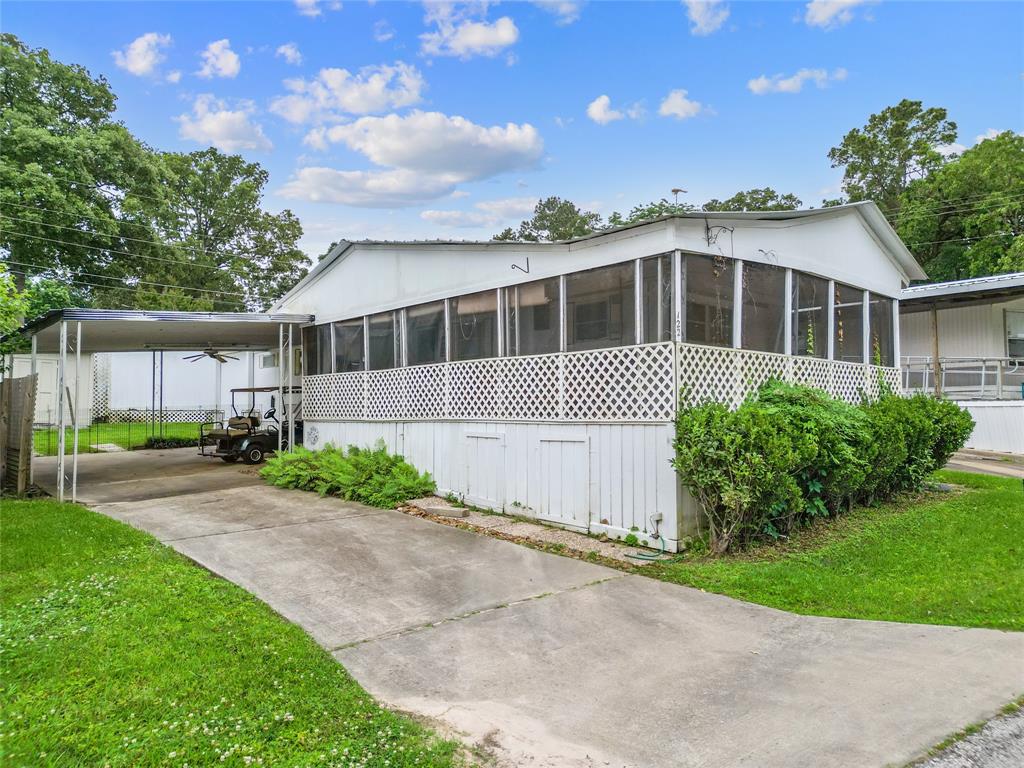 122 N Panuco Drive, Trinity, Texas image 1