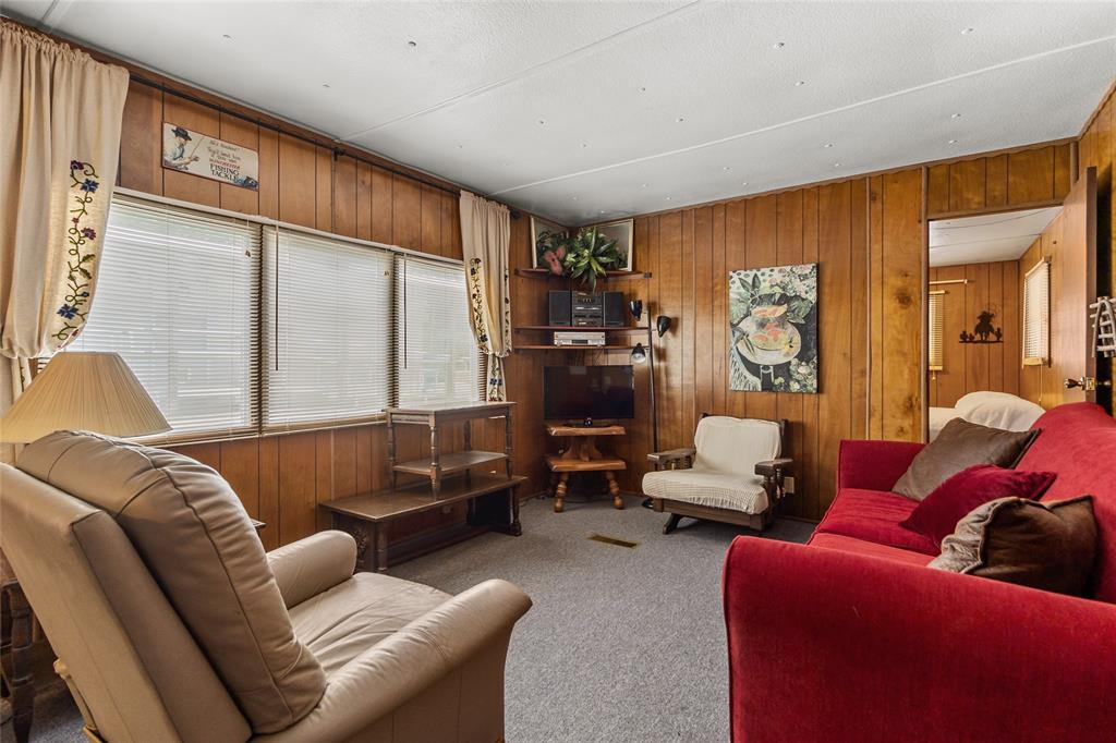 122 N Panuco Drive, Trinity, Texas image 6