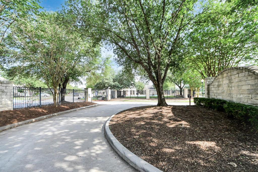 207 Burris Park Drive, Spring, Texas image 24