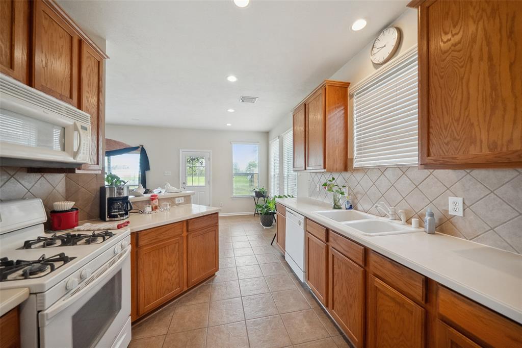 207 Burris Park Drive, Spring, Texas image 12