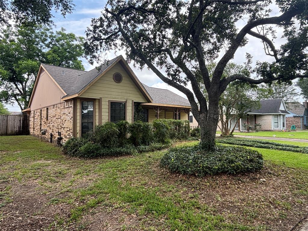 405 Tudor Court