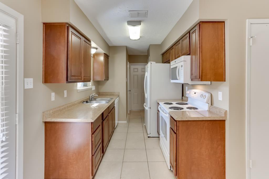 19934 Burle Oak Drive, Humble, Texas image 5