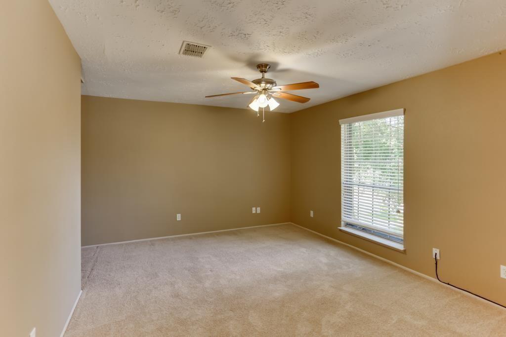 19934 Burle Oak Drive, Humble, Texas image 6
