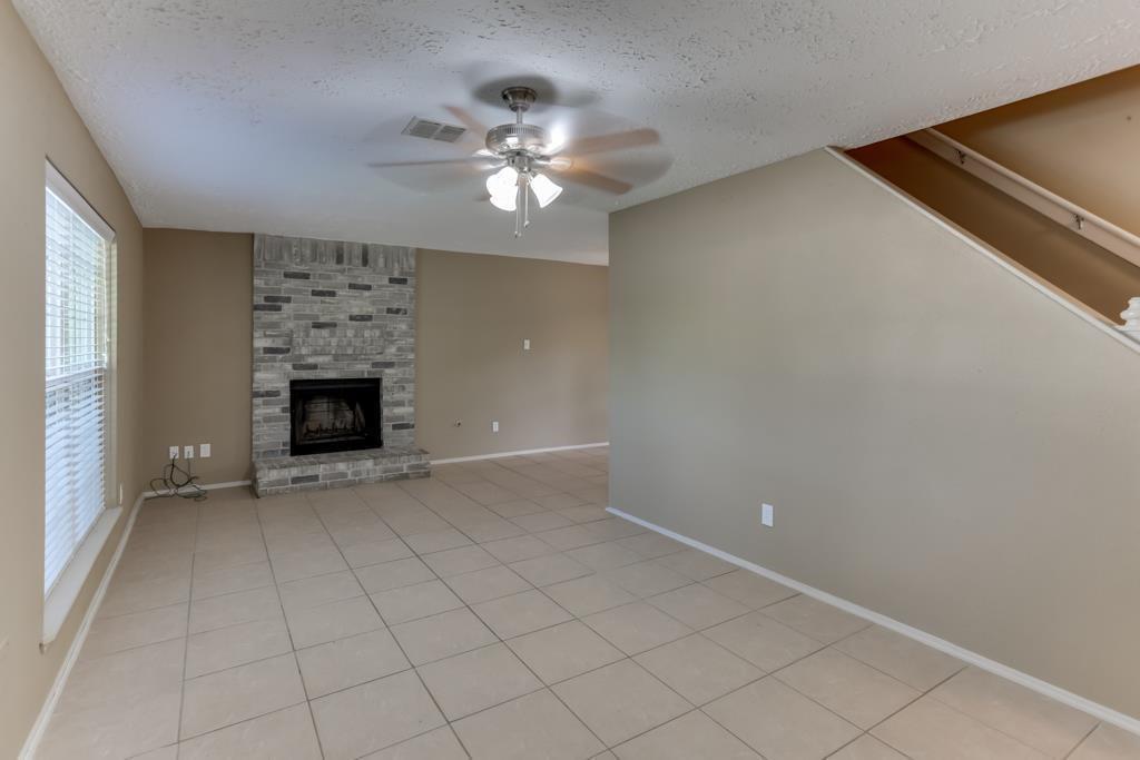 19934 Burle Oak Drive, Humble, Texas image 2