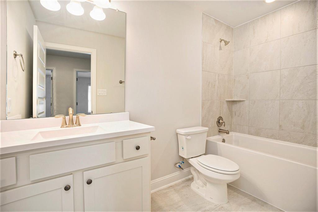 4401 East Bayou Maison Circle, Dickinson, Texas image 15