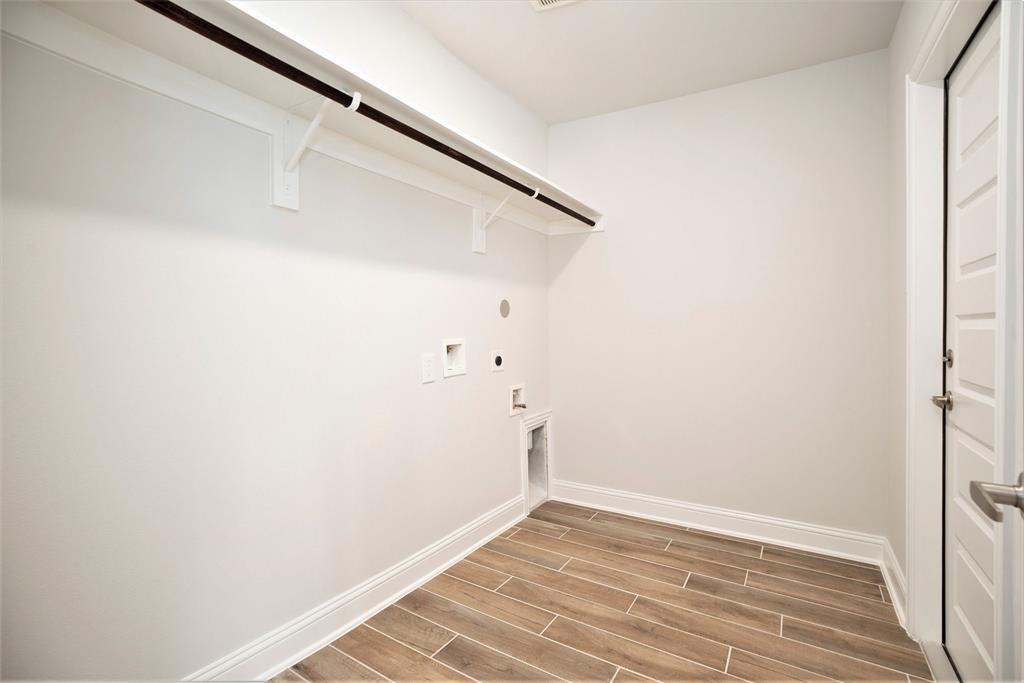 4401 East Bayou Maison Circle, Dickinson, Texas image 11