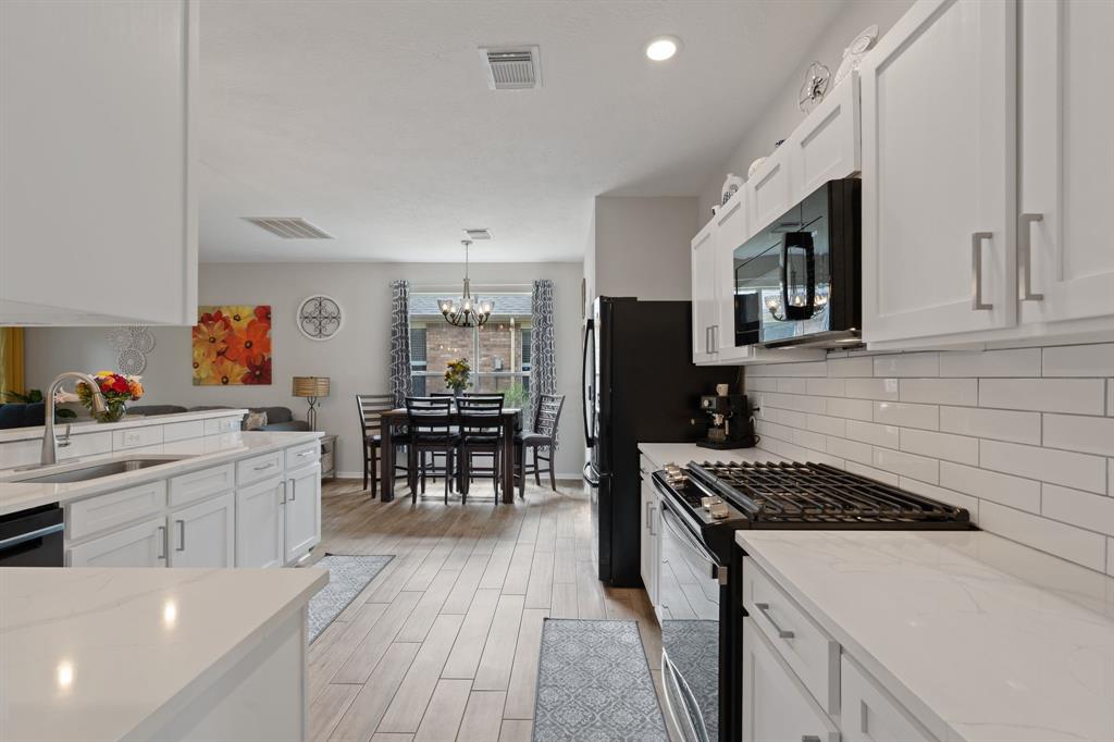 22034 Holly Branch Drive, Tomball, Texas image 7