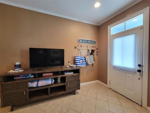 Single Family Residence in Galveston TX 4807 Avenue Q 1/2 10.jpg