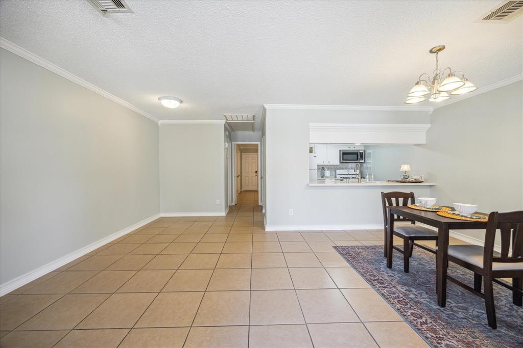 44 Tri Oaks Lane #44, Houston, Texas image 2