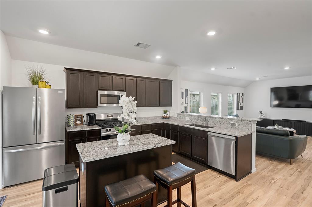 908 Pickering Oak Row, Magnolia, Texas image 22