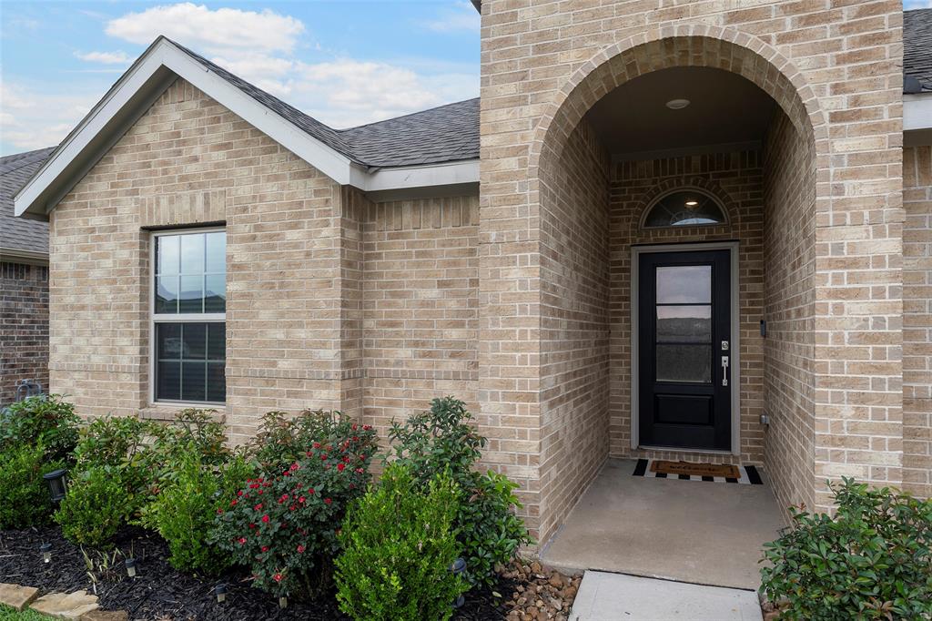 908 Pickering Oak Row, Magnolia, Texas image 3