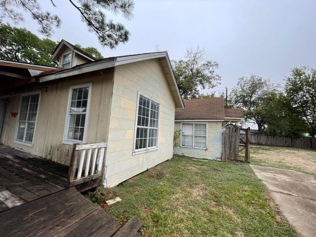 318 Park Street, Baytown, Texas image 2