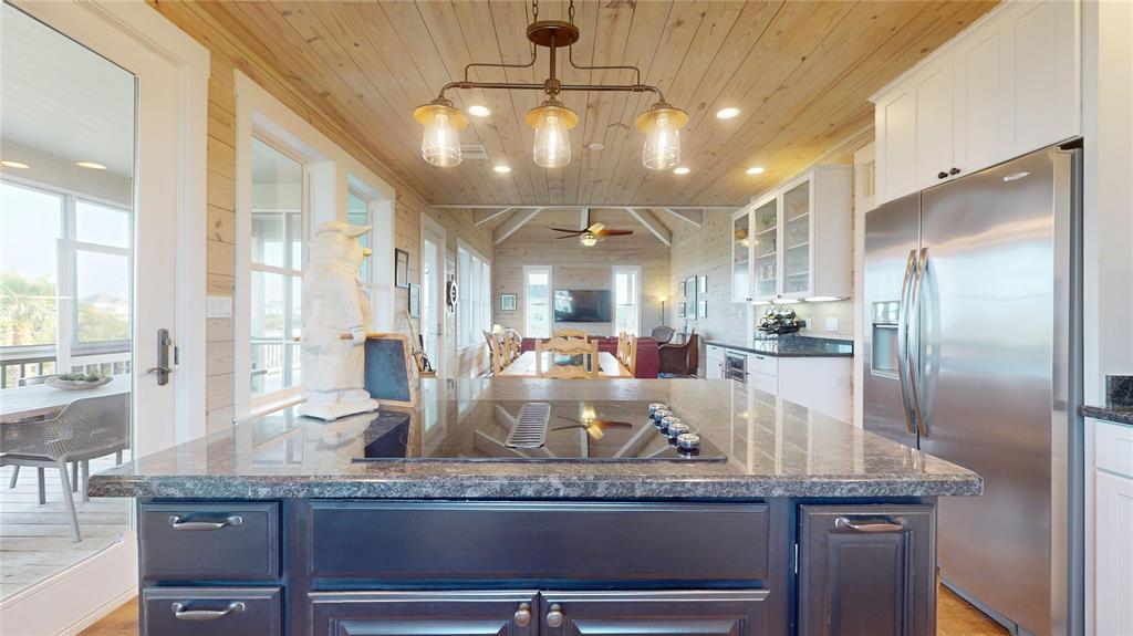 13830 Windlass Circle, Galveston, Texas image 12