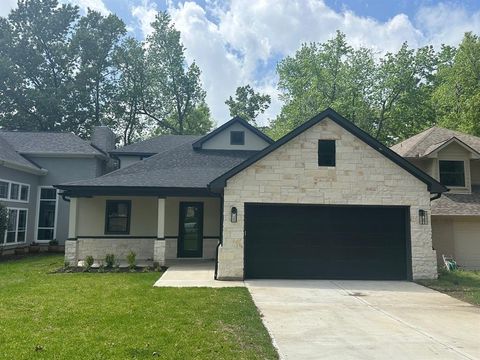 Photo of 3515 Country Club Boulevard, Montgomery, TX 77356 (MLS # 9842426)