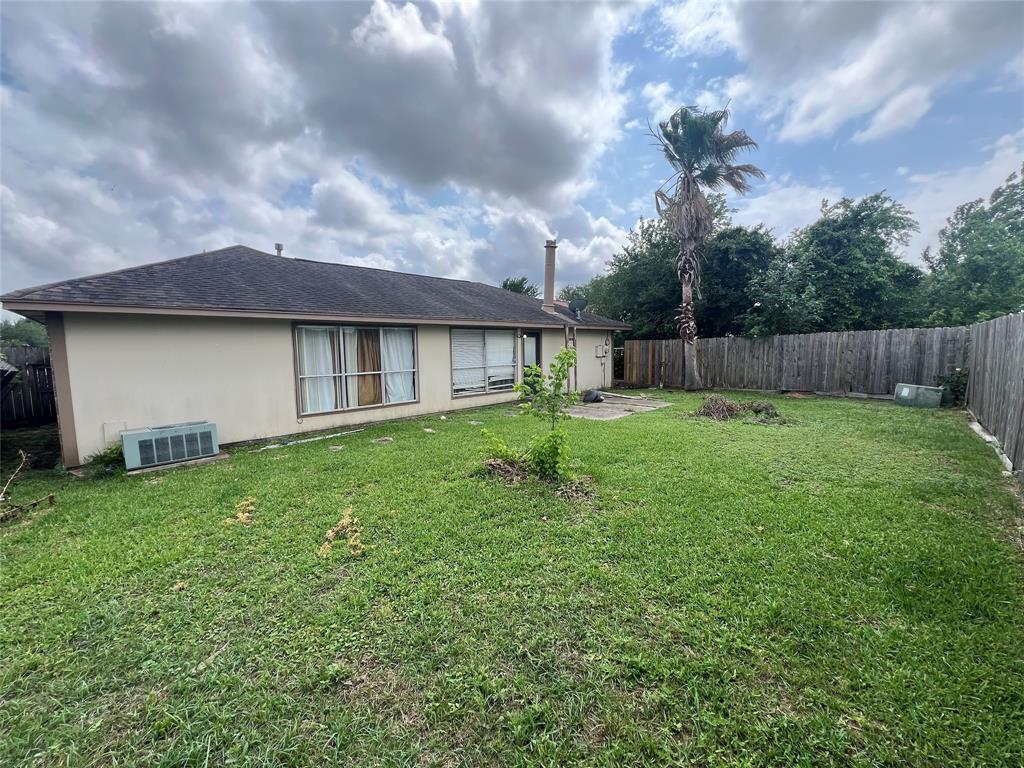 10925 Pecan Drive, La Porte, Texas image 11