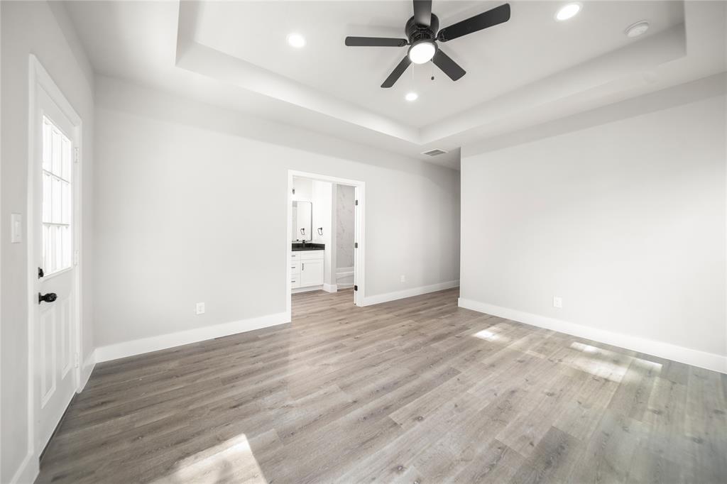 8512 Farqueson