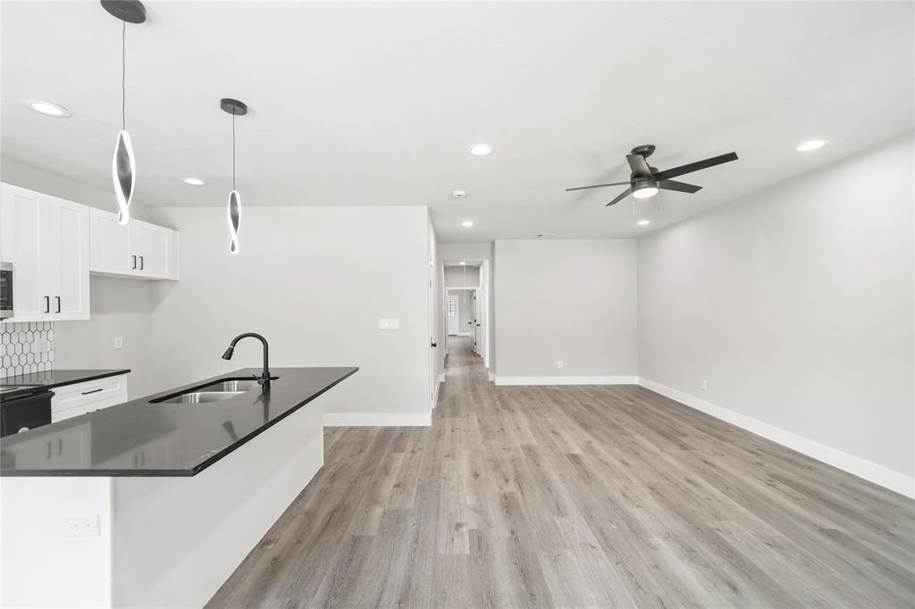 8512 Farqueson