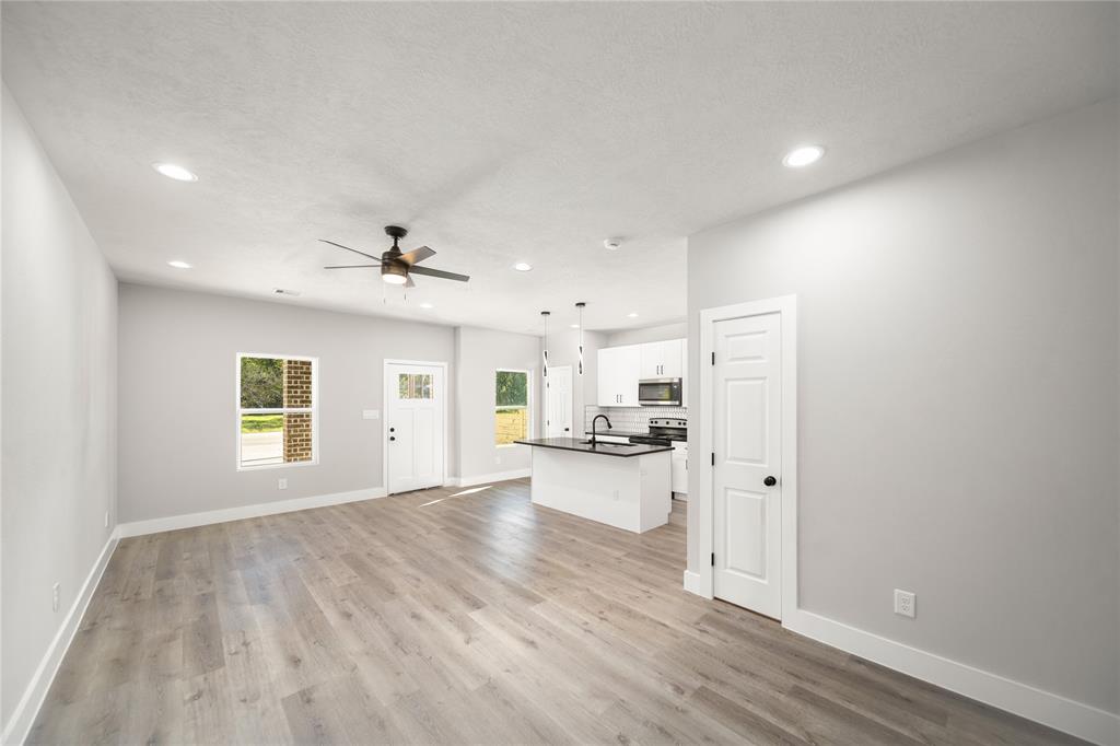 8512 Farqueson