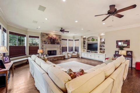 Single Family Residence in Bellaire TX 108 Calvi Court 8.jpg