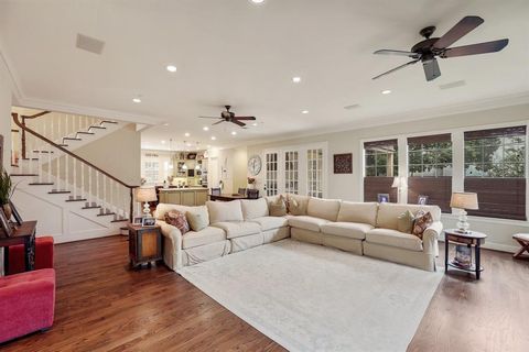 Single Family Residence in Bellaire TX 108 Calvi Court 10.jpg