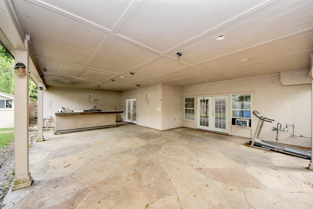 2002 Saddlecreek Drive, Houston, Texas image 9