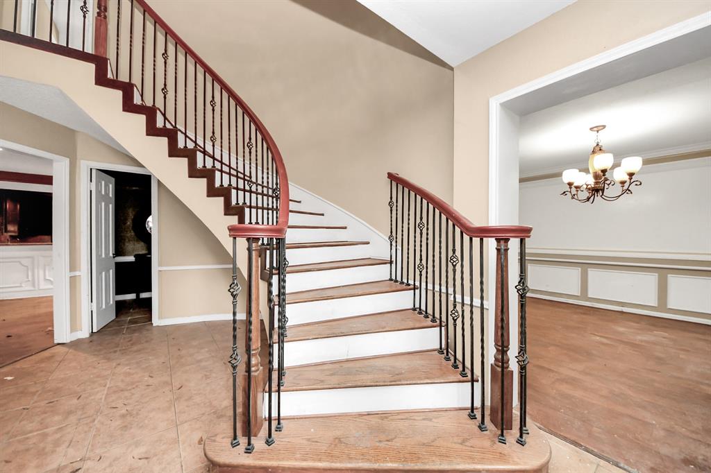 2002 Saddlecreek Drive, Houston, Texas image 34